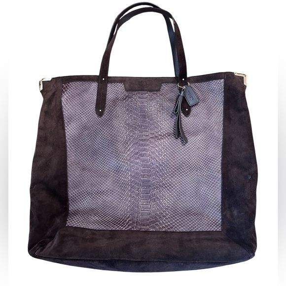 Coach Jose Tote Brown
Suede & Reptile Embossed
Leather F32786 $598 - Picture 1 of 13